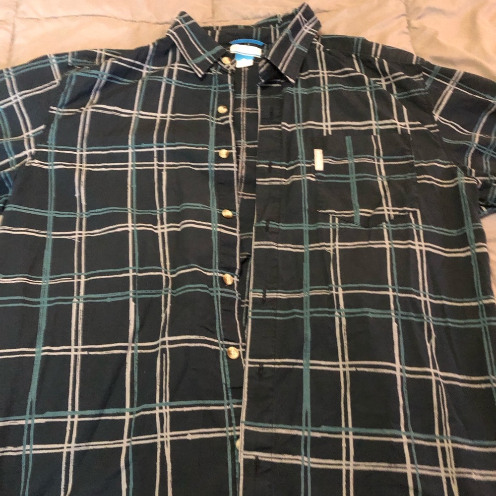 SALE! Columbia fishing shirt (size large in blue, teal). In EXCELLENT condition!